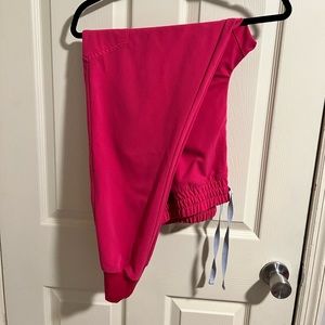 Women’s Figs high waisted Zamora jogger scrubs. Shocking pink. Size Large.